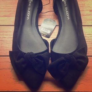 Adorable faux suede flats. Never worn.
